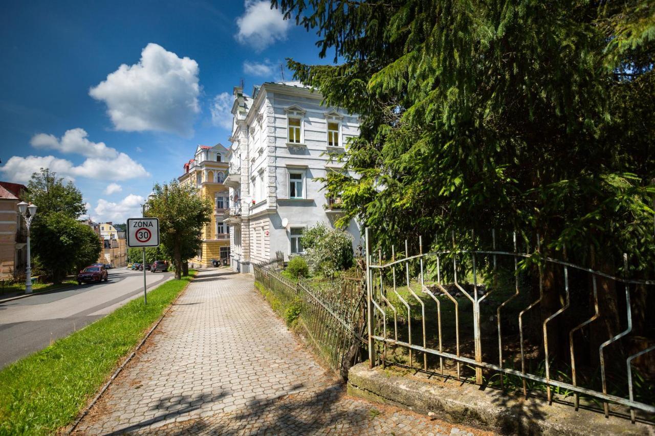 Apartman Karlovarska Marianske Lazne Exterior photo